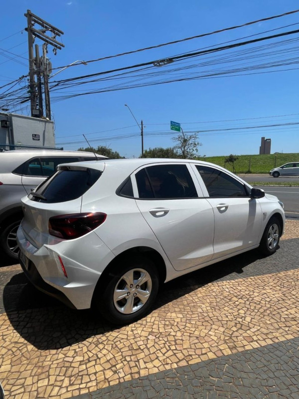 CHEVROLET Onix Hatch 1.0 12V 4P FLEX