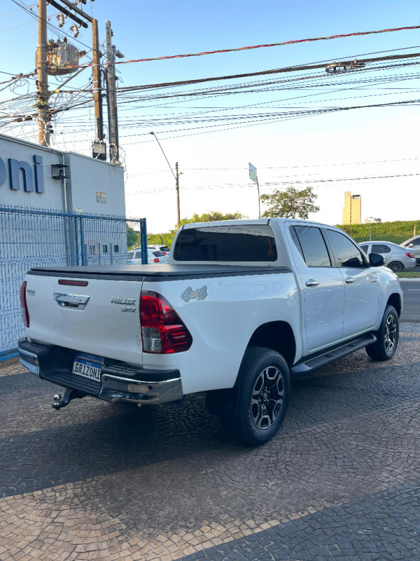 Hilux Caminhonete 2.8 16V SRV 4X4 DIESEL CABINE DUPLA AUTOMÁTICO