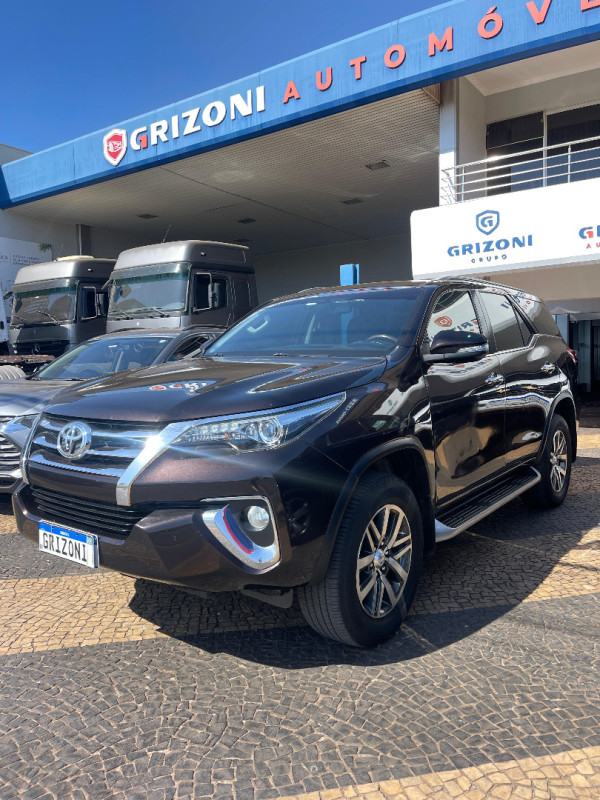 Hilux SW4 2.8 16V 4P SRX 4X4 7 LUGARES TURBO DIESEL AUTOMÁTICO