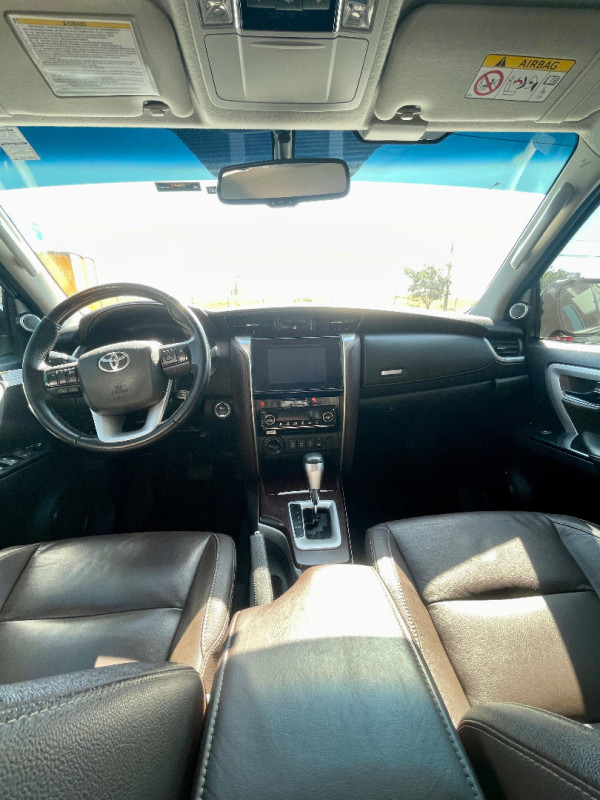 TOYOTA Hilux SW4 2.8 16V 4P SRX 4X4 7 LUGARES TURBO DIESEL AUTOMÁTICO