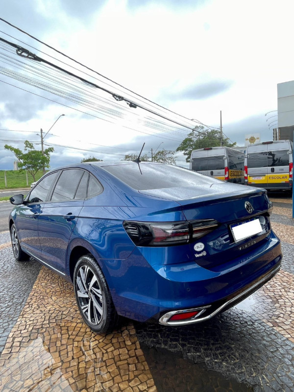 VOLKSWAGEN Virtus 1.0 4P 200 TSI FLEX HIGHLINE AUTOMÁTICO