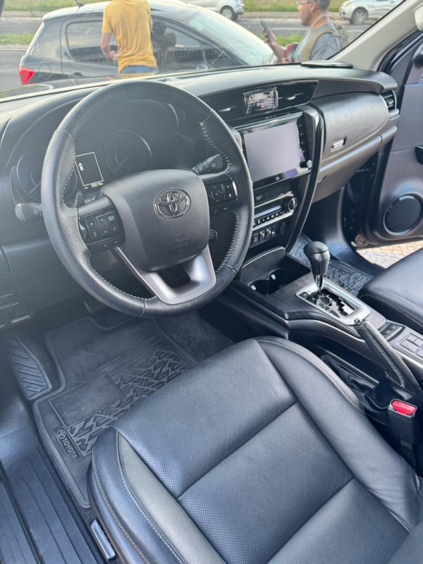 Hilux SW4 2.8 4P SRX 4X4 TURBO DIESEL AUTOMÁTICO