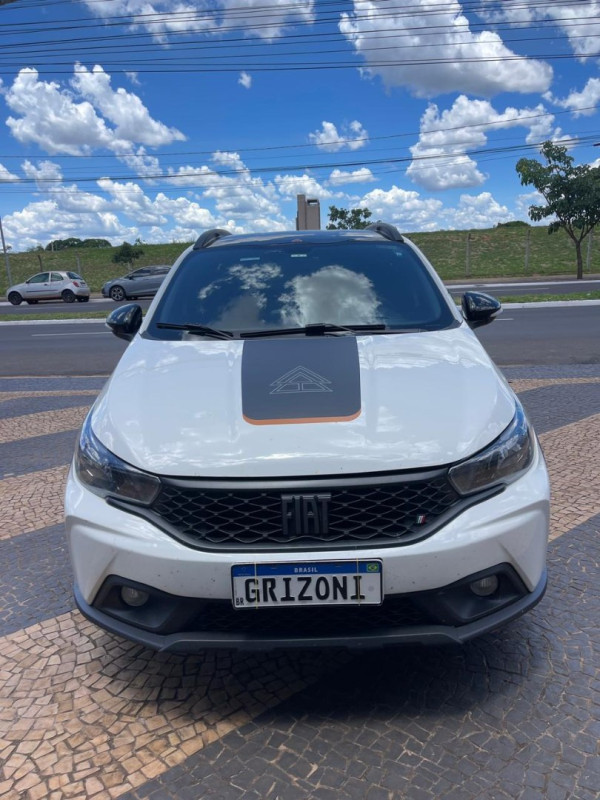 FIAT Argo 1.3 4P FLEX FIREFLY TREKKING AUTOMÁTICO CVT