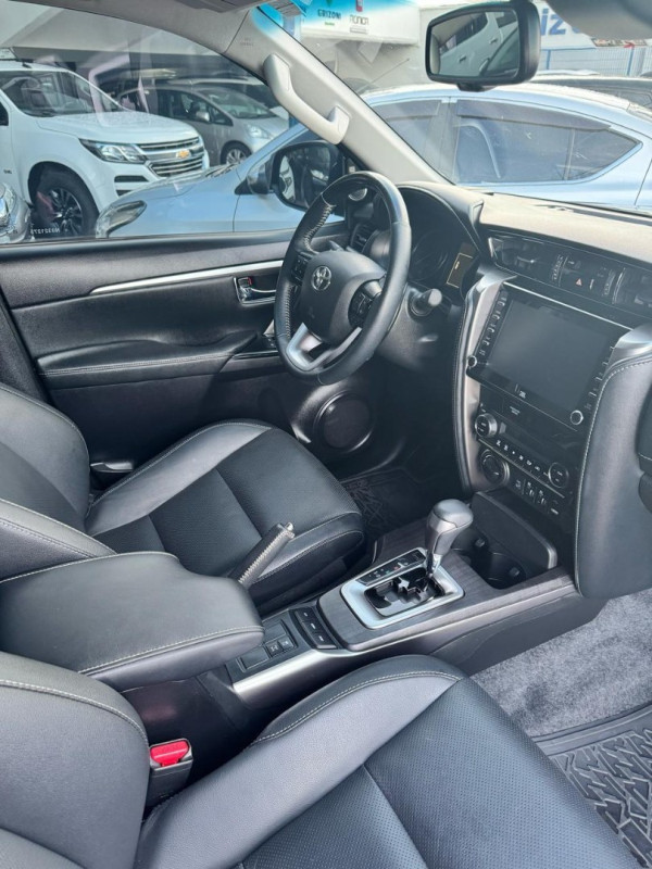 Hilux SW4 2.8 4P SRX 4X4 TURBO DIESEL AUTOMÁTICO