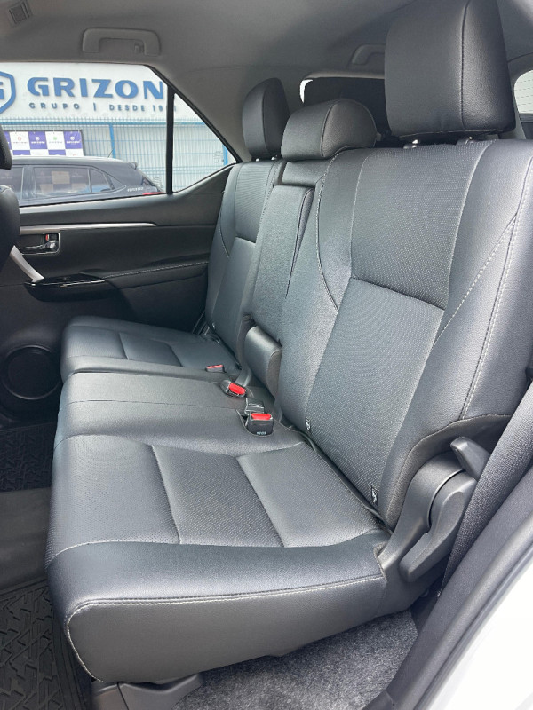 Hilux SW4 2.8 16V 4P SRX 4X4 7 LUGARES TURBO DIESEL AUTOMÁTICO