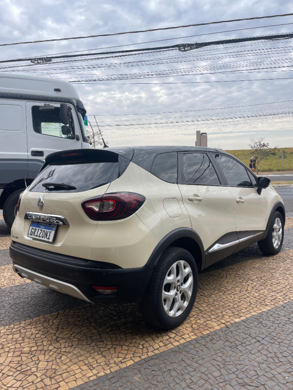 Captur 1.6 16V 4P SCE ZEN X-TRONIC AUTOMÁTICO CVT