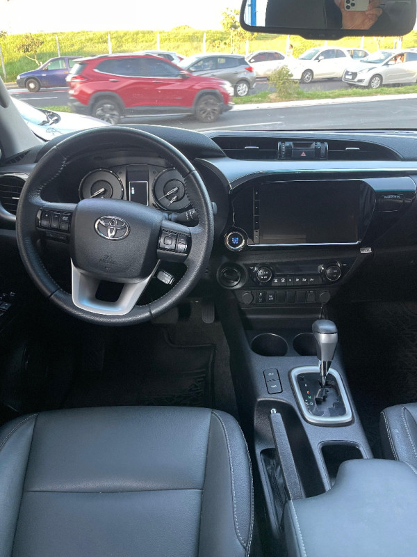 Hilux Caminhonete 2.8 16V SRV 4X4 DIESEL CABINE DUPLA AUTOMÁTICO