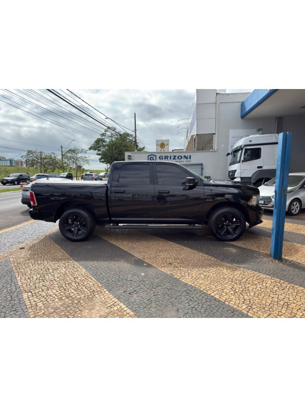 RAM Classic 5.7 V8 32V 4P HEMI LARAMIE AUTOMÁTICO