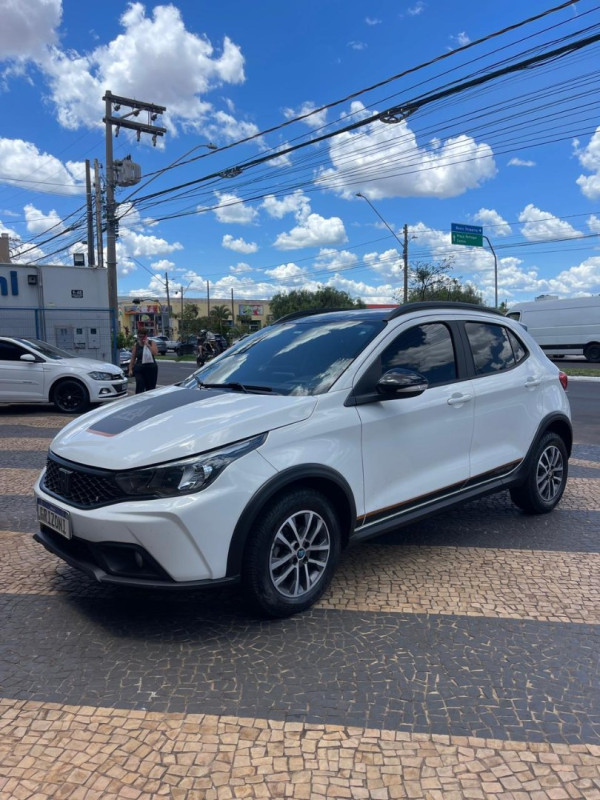 Argo 1.3 4P FLEX FIREFLY TREKKING AUTOMÁTICO CVT