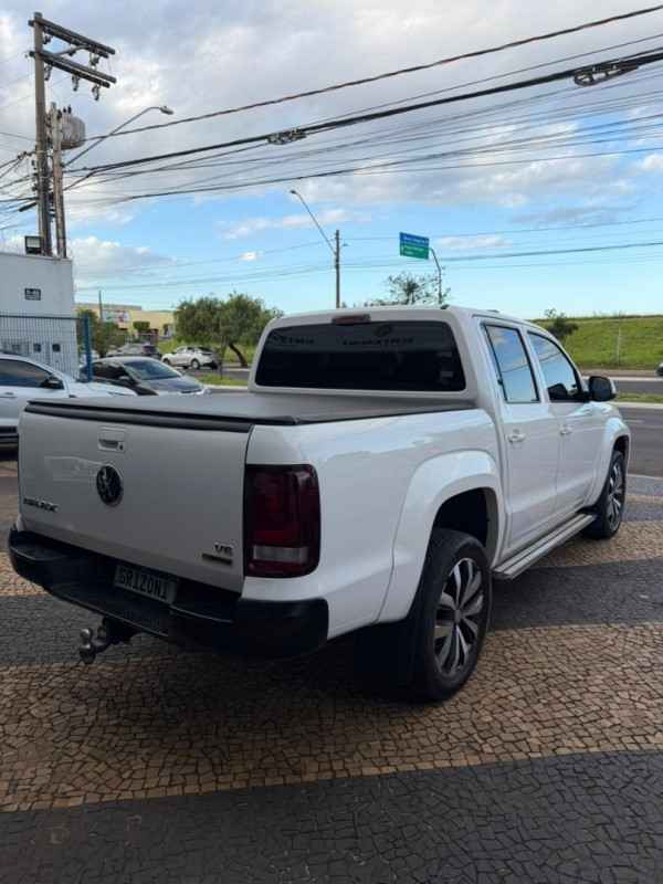 VOLKSWAGEN Amarok 3.0 V6 CABINE DUPLA CONFORT 4X4 TURBO INTERCOOLER AUTOMÁTICO