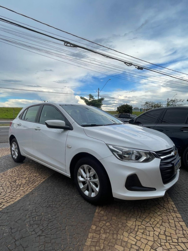 CHEVROLET Onix Hatch 1.0 4P FLEX LT