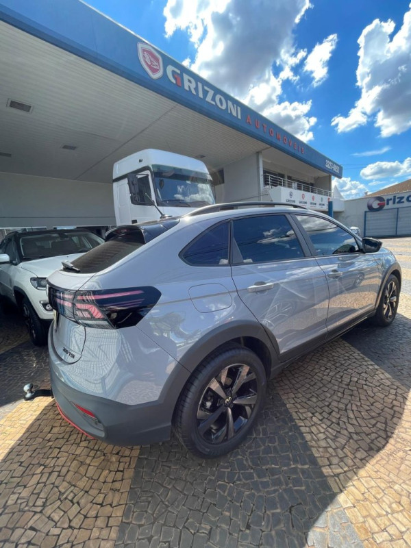 VOLKSWAGEN Nivus 1.0 4P FLEX 200 TSI HIGHLINE TURBO AUTOMÁTICO