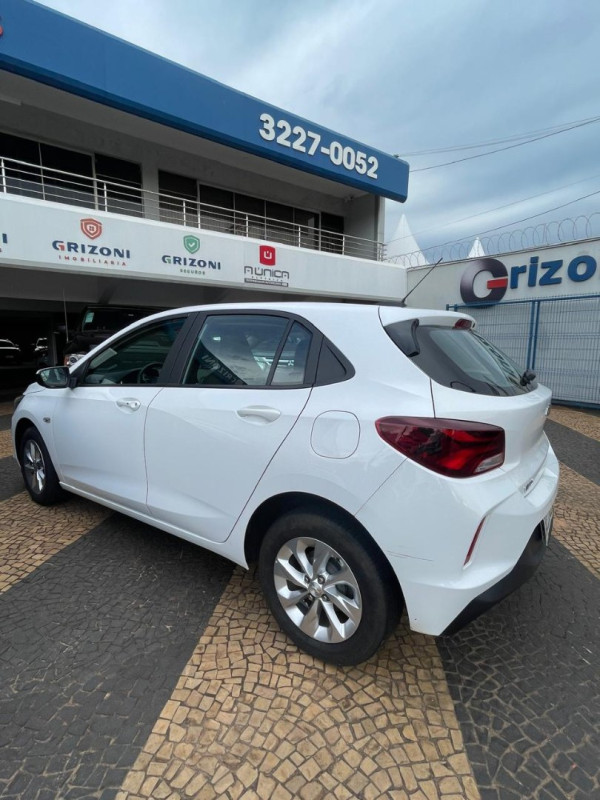 CHEVROLET Onix Hatch 1.0 4P FLEX LT