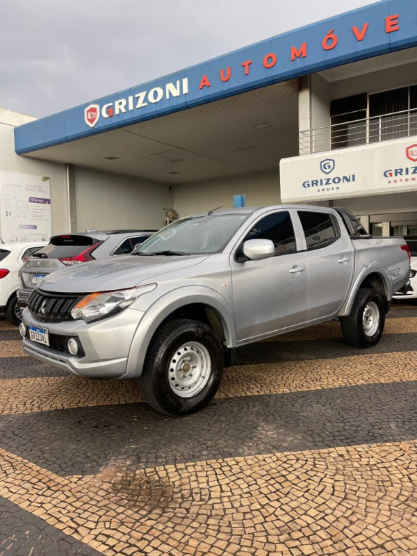 L 200 Triton 2.4 16V SPORT GL CABINE DUPLA TURBO DIESEL