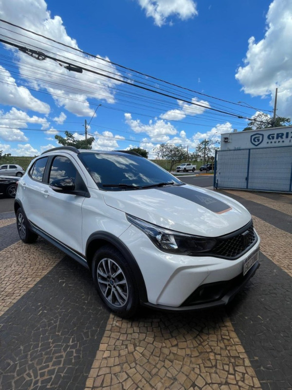 FIAT Argo 1.3 4P FLEX FIREFLY TREKKING AUTOMÁTICO CVT