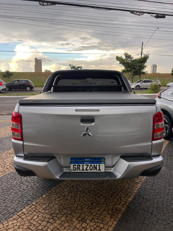 MITSUBISHI L 200 Triton 2.4 16V SPORT GL CABINE DUPLA TURBO DIESEL