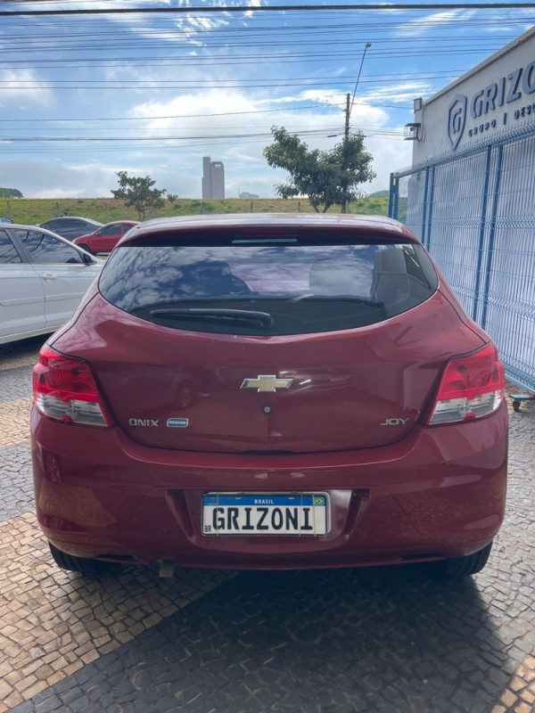 CHEVROLET Onix Hatch 1.0 4P FLEX JOY