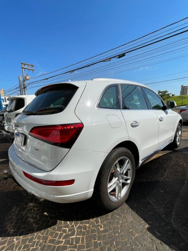 AUDI Q5 2.0 16V 4P TFSI ATTRACTION 225 CV AUTOMÁTICO