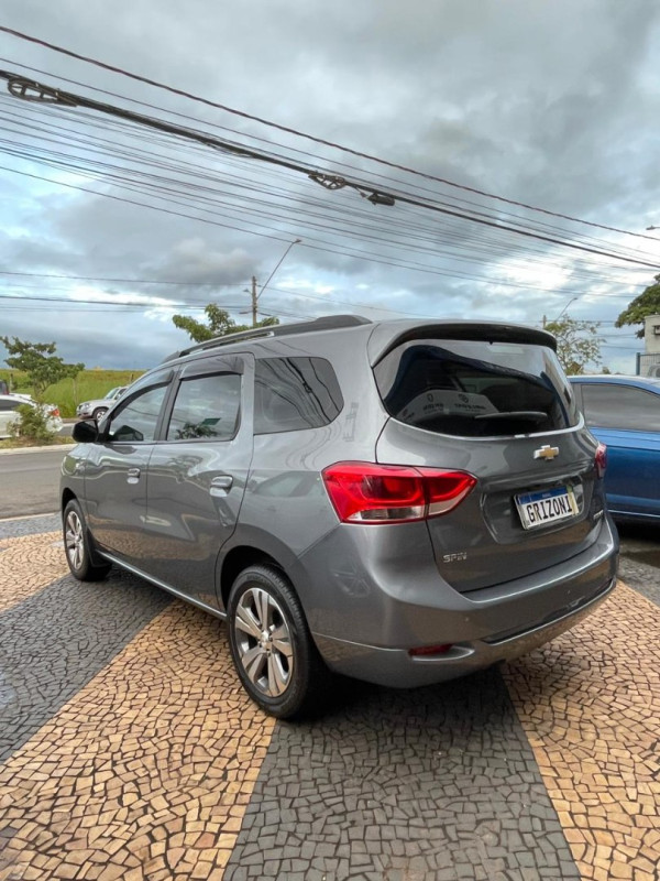 CHEVROLET Spin 1.8 4P FLEX PREMIER