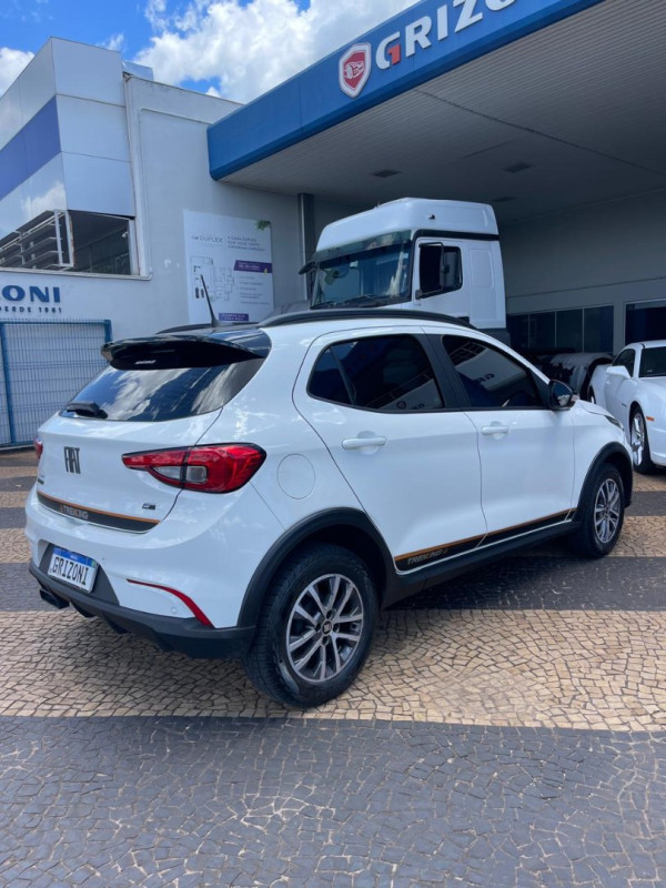 FIAT Argo 1.3 4P FLEX FIREFLY TREKKING AUTOMÁTICO CVT