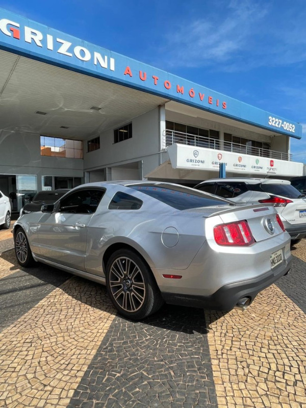 FORD Mustang 5.0 V8 24V GT PREMIUM COUPÉ