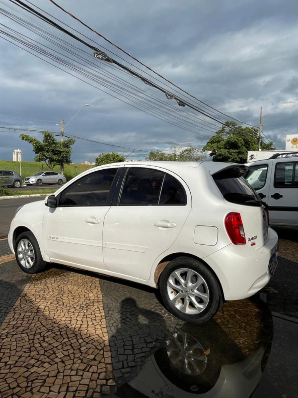 NISSAN March 1.6 16V 4P SV FLEX