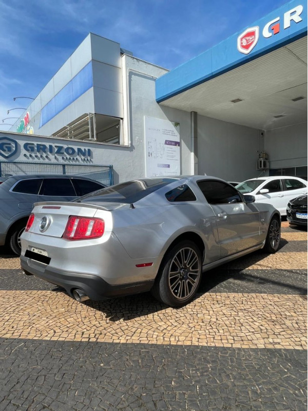 FORD Mustang 5.0 V8 24V GT PREMIUM COUPÉ