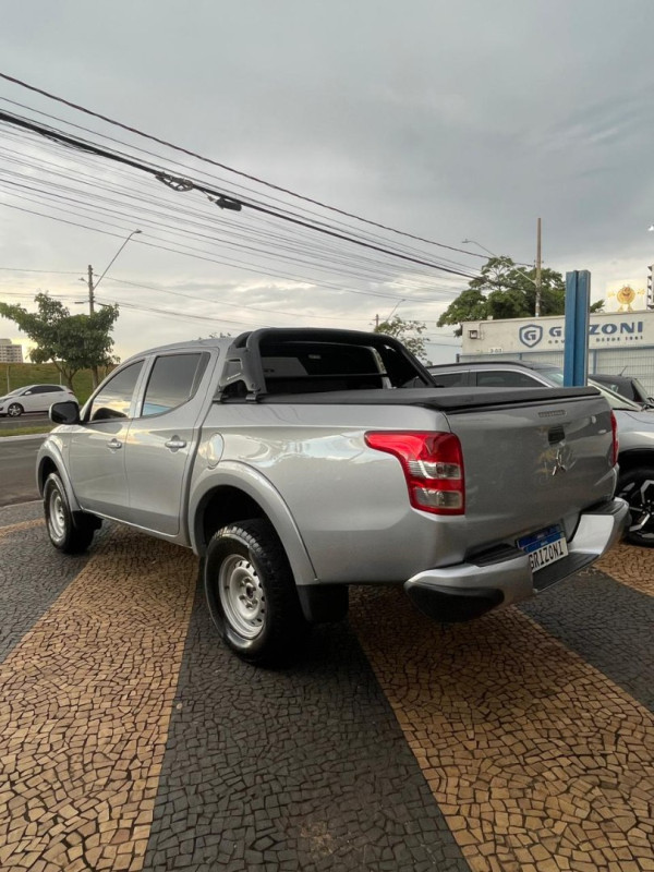 MITSUBISHI L 200 Triton 2.4 16V SPORT GL CABINE DUPLA TURBO DIESEL