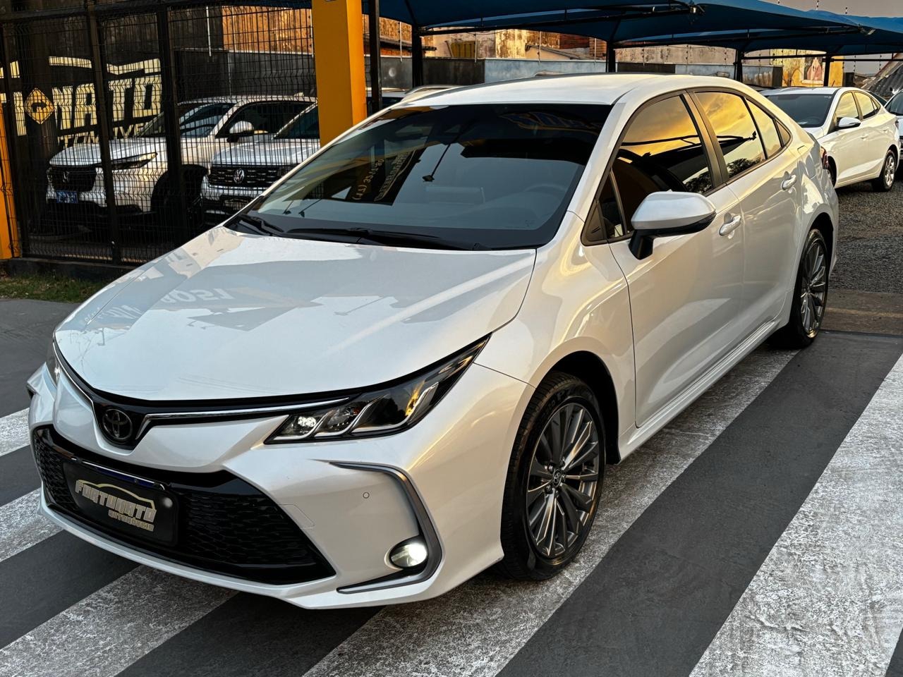 Corolla Hatch 2.0 16V 4P FLEX XEI DIRECT SHIFT AUTOMÁTICO CVT