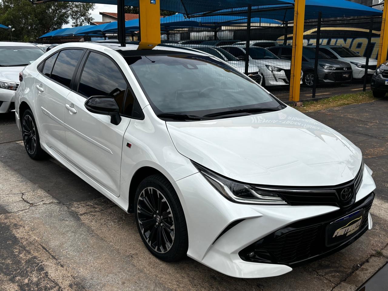 Corolla Hatch 2.0 16V 4P VVT-IE FLEX GR-S DIRECT SHIFT AUTOMÁTICO CVT