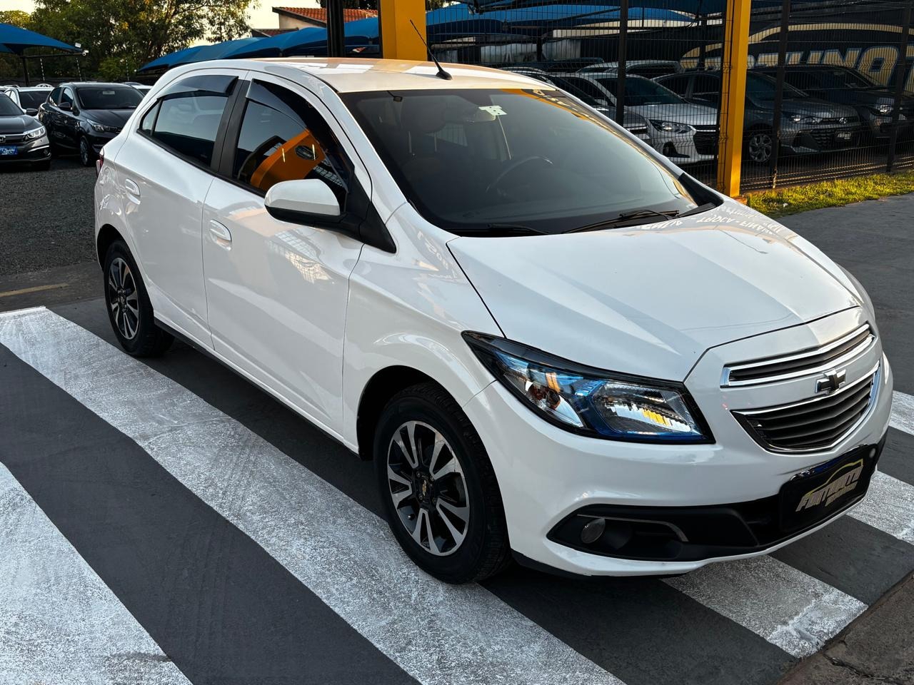 Onix Hatch 1.4 4P FLEX LTZ AUTOMÁTICO