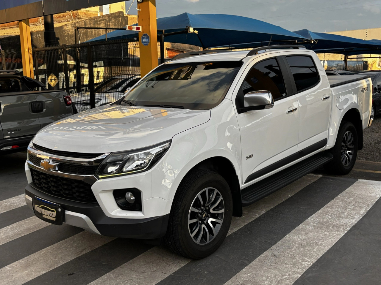 S10 2.8 16V LTZ CABINE DUPLA 4X4 TURBO DIESEL AUTOMÁTICO