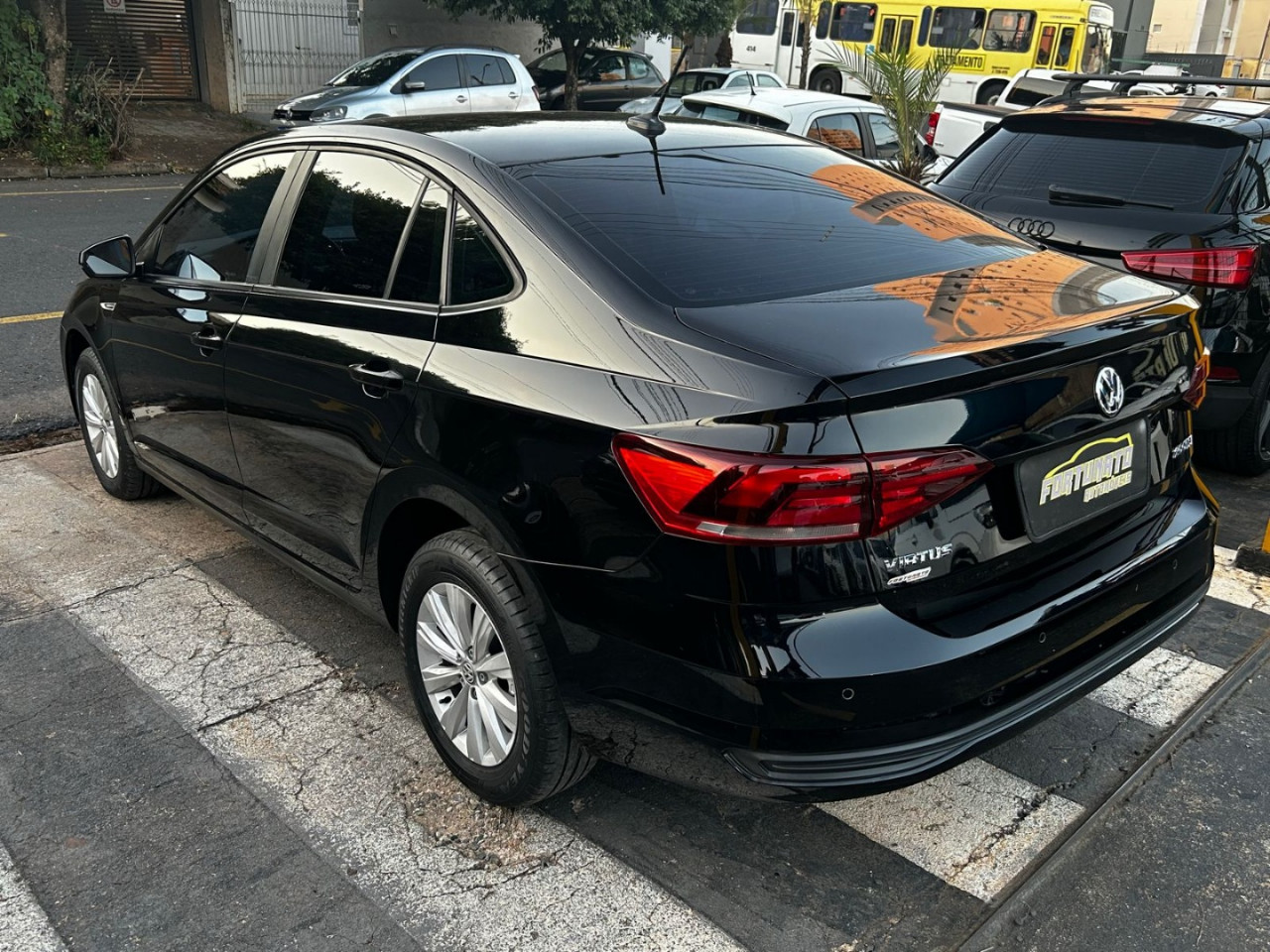 Virtus 1.0 4P 200 TSI FLEX COMFORTLINE AUTOMÁTICO