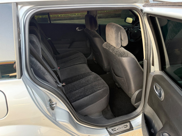 RENAULT Megane Grand Tour 2.0 16V 4P DYNAMIQUE AUTOMÁTICO