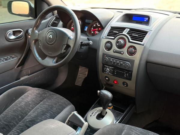 RENAULT Megane Grand Tour 2.0 16V 4P DYNAMIQUE AUTOMÁTICO