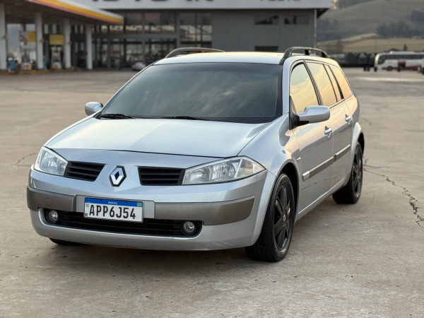 RENAULT Megane Grand Tour 2.0 16V 4P DYNAMIQUE AUTOMÁTICO