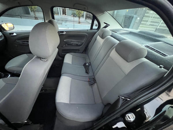 VOLKSWAGEN Voyage 1.6 4P FLEX