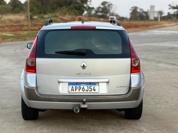 RENAULT Megane Grand Tour 2.0 16V 4P DYNAMIQUE AUTOMÁTICO