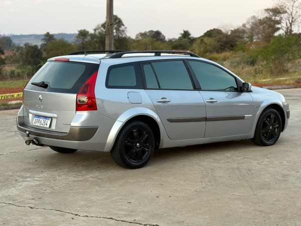 RENAULT Megane Grand Tour 2.0 16V 4P DYNAMIQUE AUTOMÁTICO