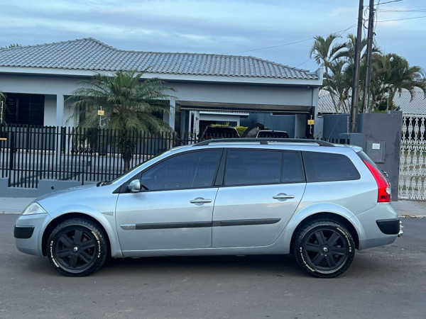 RENAULT Megane Grand Tour 1.6 16V 4P FLEX DYNAMIQUE