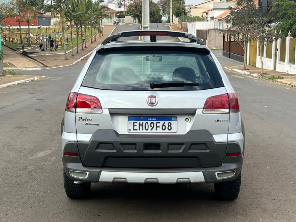 FIAT Palio Weekend 1.8 4P FLEX ADVENTURE LOCKER