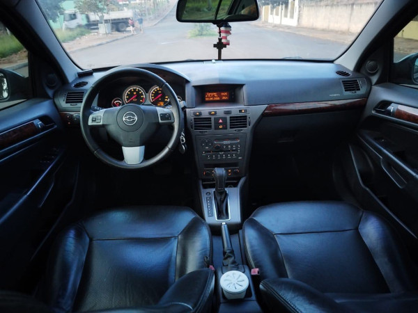 CHEVROLET Vectra Sedan 2.4 16V 4P FLEX ELITE AUTOMÁTICO