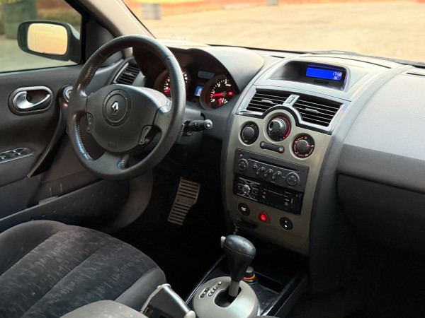 RENAULT Megane Grand Tour 2.0 16V 4P DYNAMIQUE AUTOMÁTICO