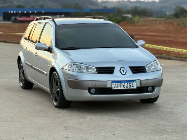 RENAULT Megane Grand Tour 2.0 16V 4P DYNAMIQUE AUTOMÁTICO