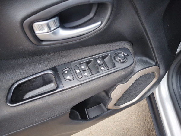 JEEP Renegade 1.8 16V 4P FLEX SPORT AUTOMÁTICO