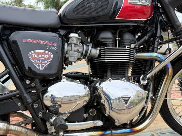 TRIUMPH Bonneville T100 900 Modelo sem Versão