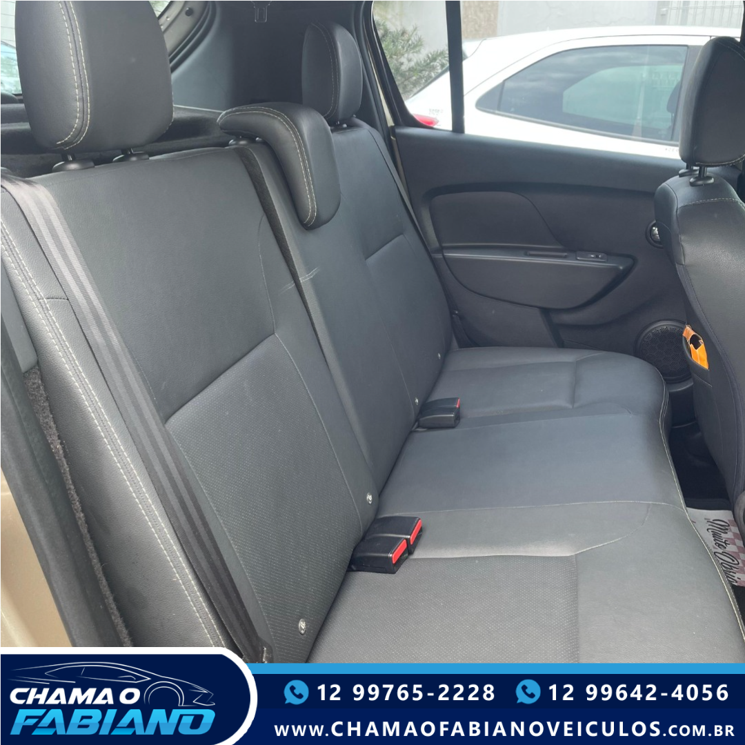RENAULT Sandero 1.6 16V 4P FLEX STEPWAY AUTOMÁTICO RENAULT Sandero 1.6 16V 4P FLEX STEPWAY AUTOMÁTICO