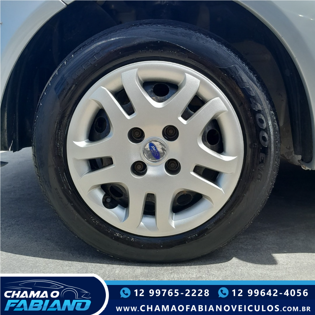 FORD Fiesta Hatch 1.0 4P FLEX FORD Fiesta Hatch 1.0 4P FLEX