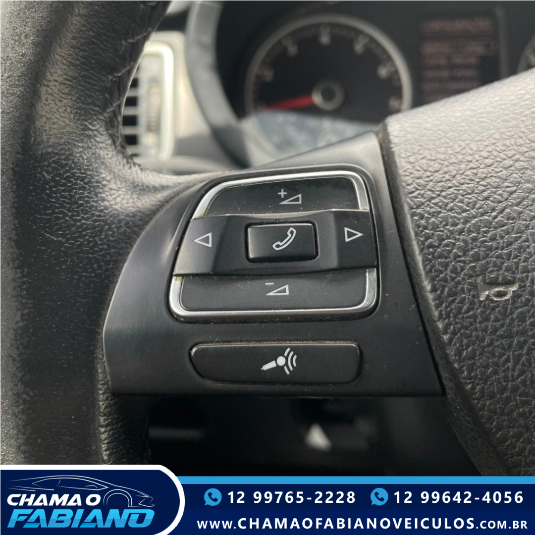 VOLKSWAGEN Fox 1.6 4P SELEÇÃO FLEX VOLKSWAGEN Fox 1.6 4P SELEÇÃO FLEX