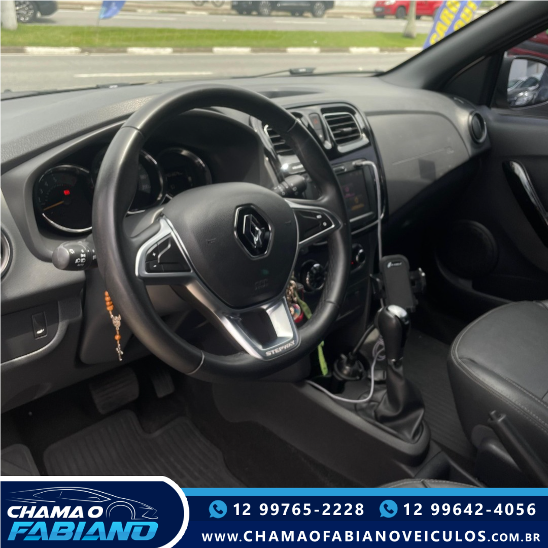 RENAULT Sandero 1.6 16V 4P FLEX STEPWAY AUTOMÁTICO RENAULT Sandero 1.6 16V 4P FLEX STEPWAY AUTOMÁTICO